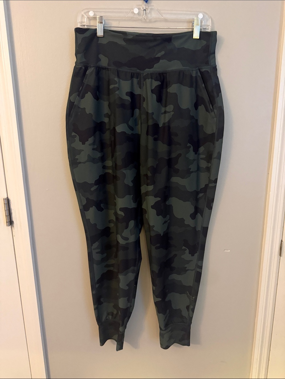 Old Navy Olive Green Camo Jogger Pants